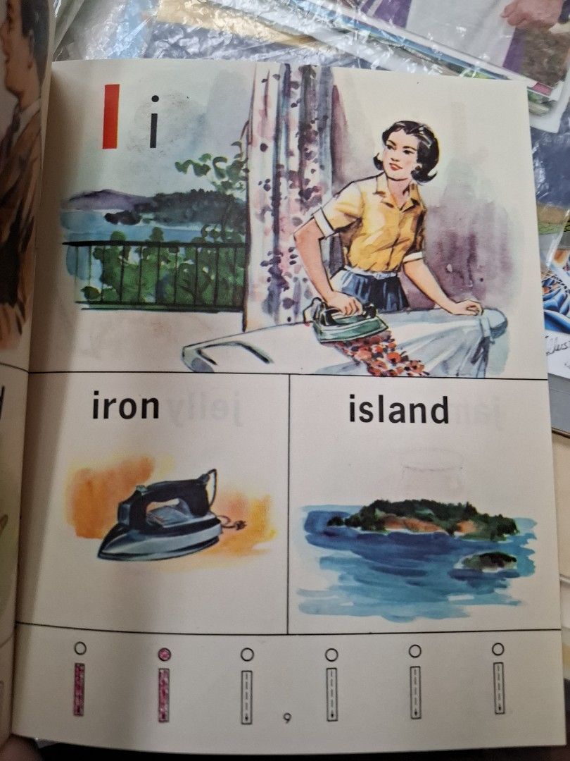 60-70年代香港幼稚園英文課本 Children English Reader Book Two