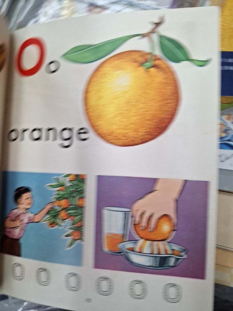 60年代香港幼稚園英文課本 The Children's Own Picture Book 1